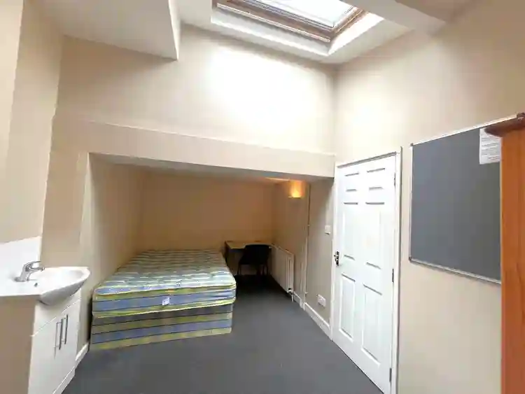 Rooms available in 4 bed flat