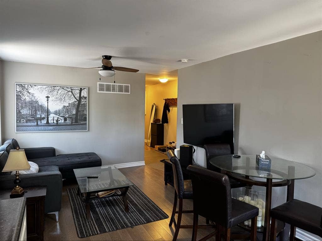Room for rent - Keele & Rogers Rd