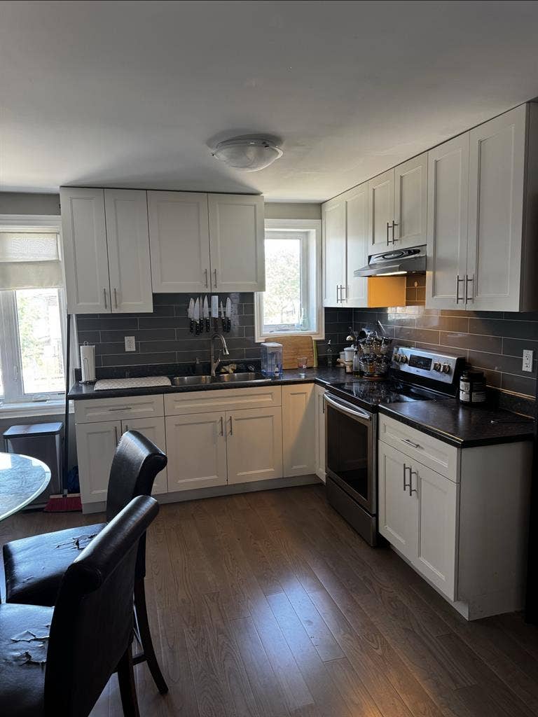 Room for rent - Keele & Rogers Rd