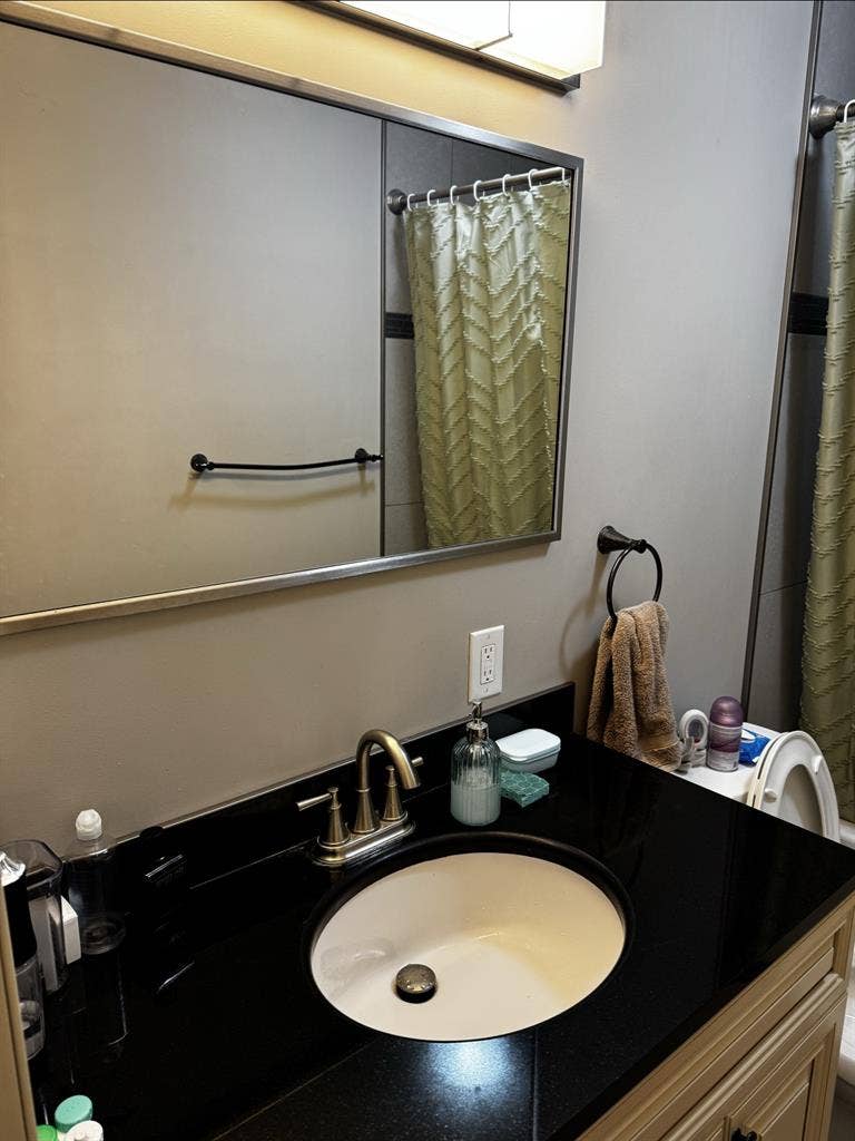 Room for rent - Keele & Rogers Rd