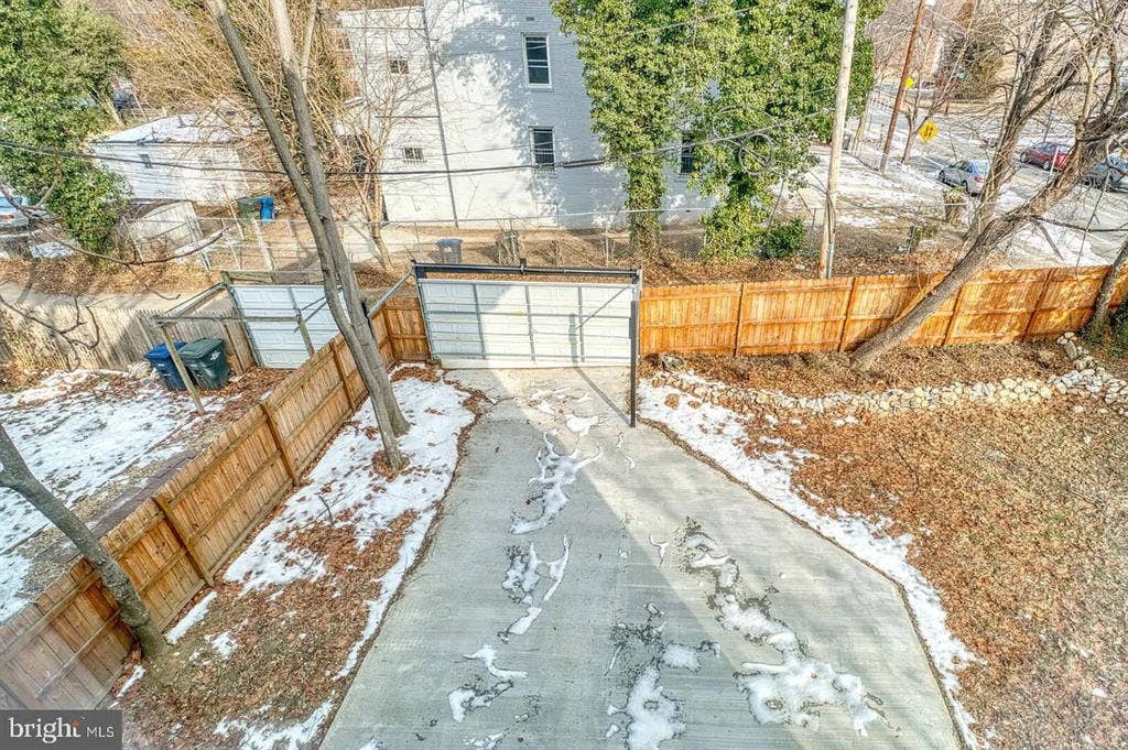 Room in SFH near MN Ave Metro