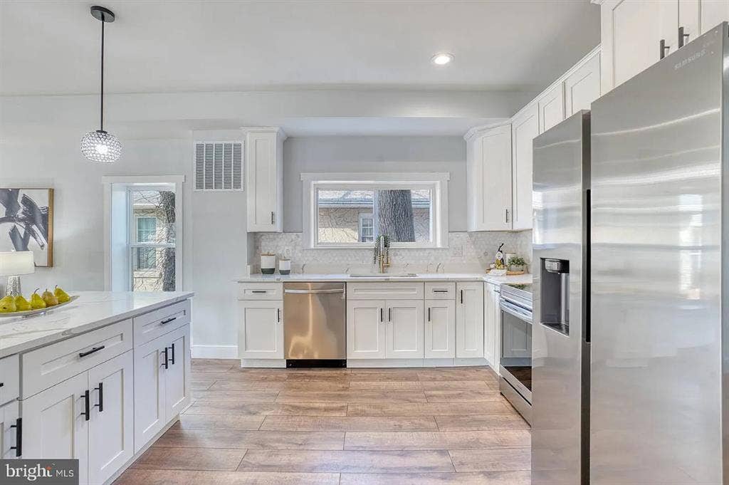 Room in SFH near MN Ave Metro