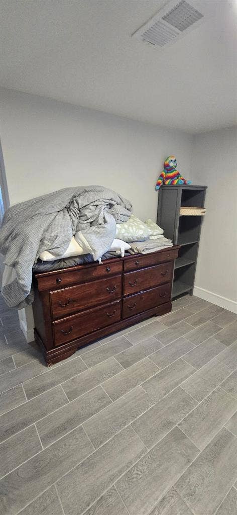 Room in SFH near MN Ave Metro