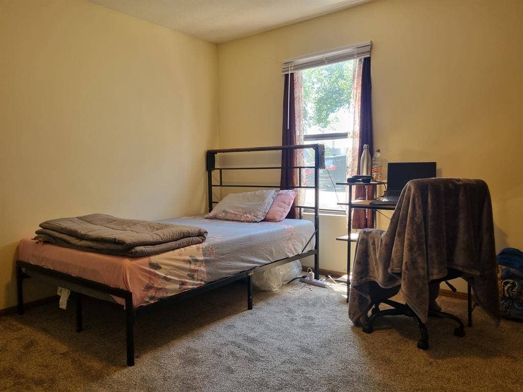 Looking for a roommate.