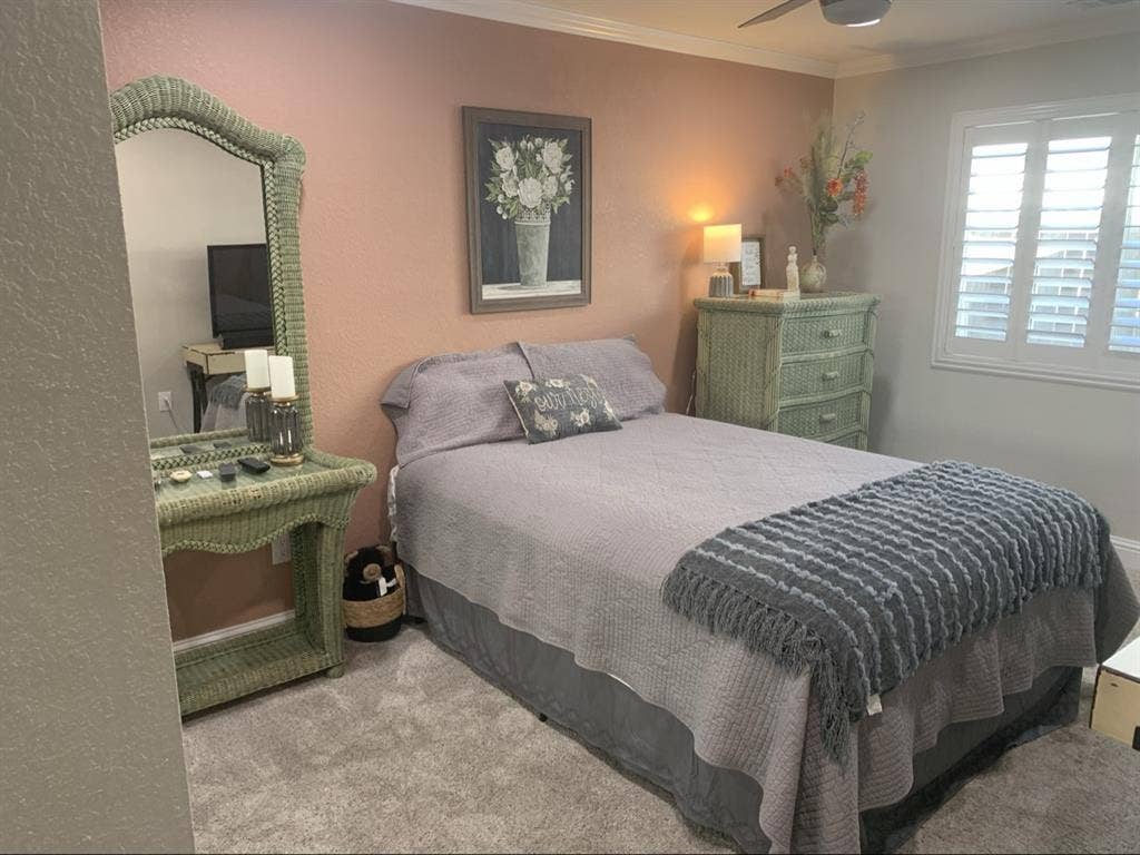 Beautiful Room in Resort Style Home