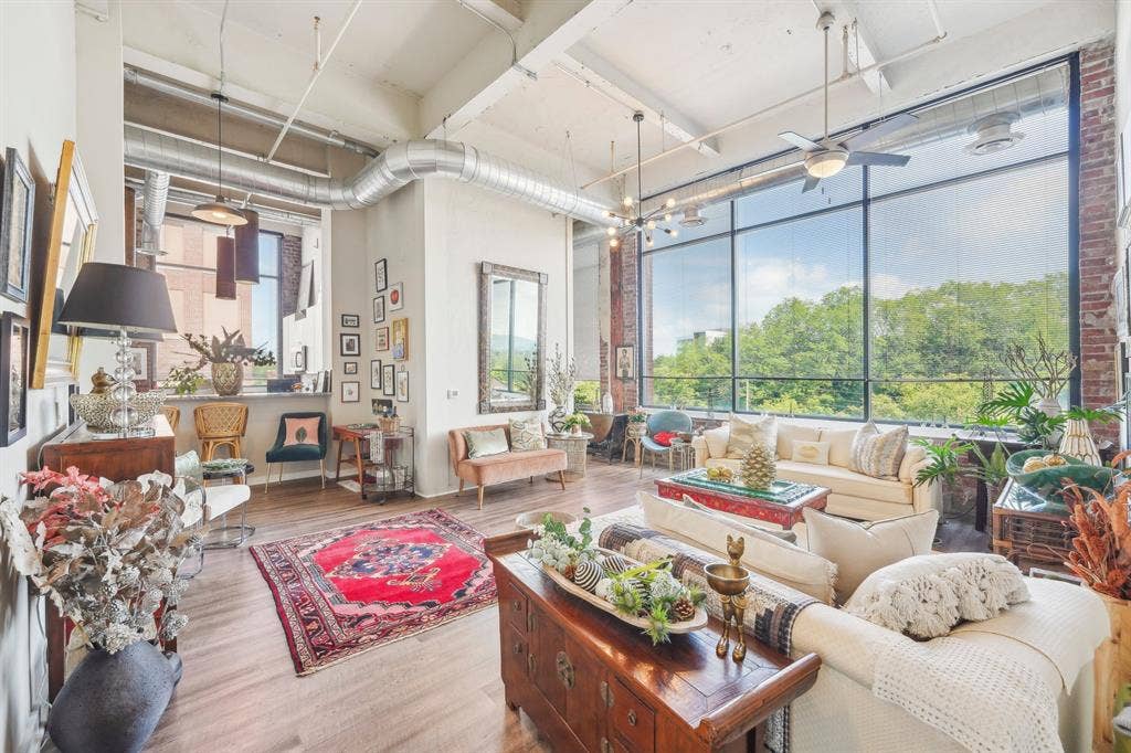 Luxury 2 bed/bath in West Reading