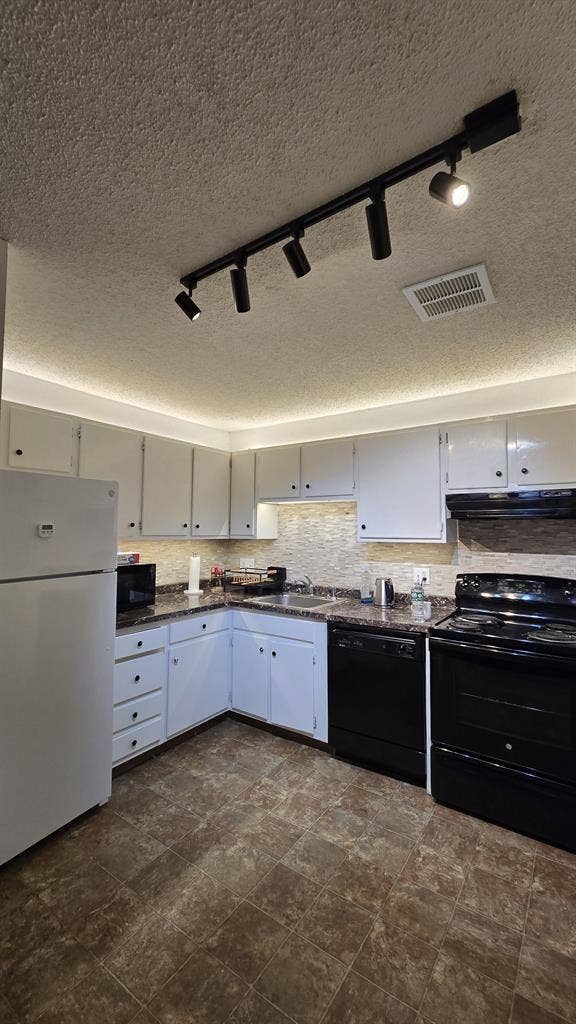 Room available - August