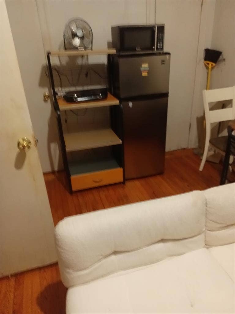 CLEAN ROOM IN THE BRONX NEW YORK