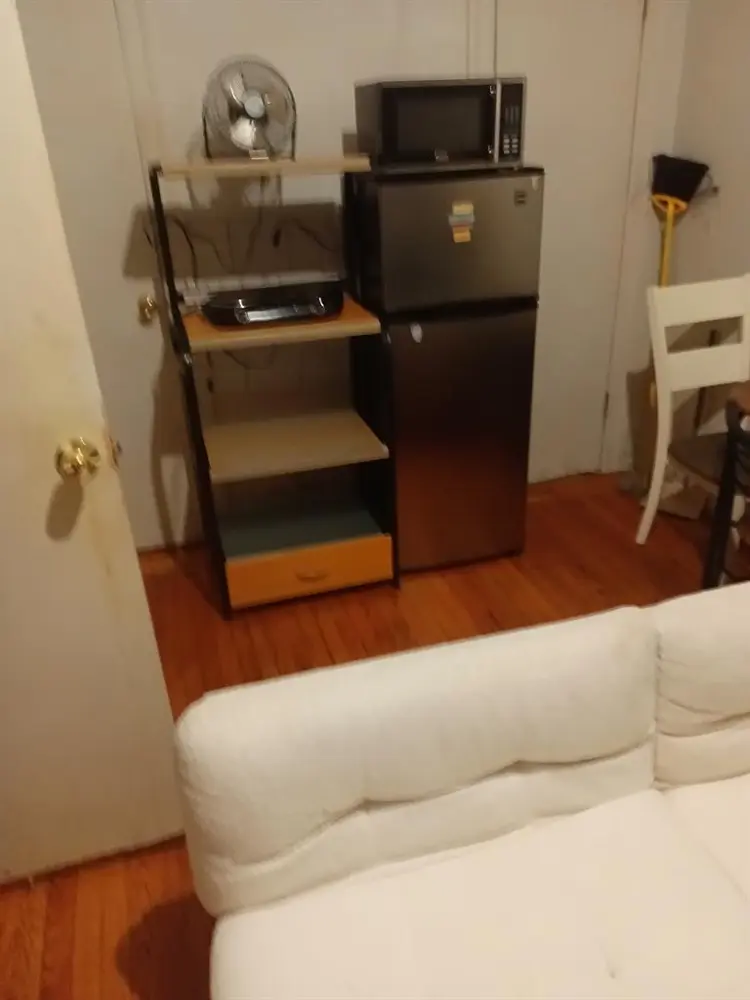 CLEAN ROOM IN THE BRONX NEW YORK