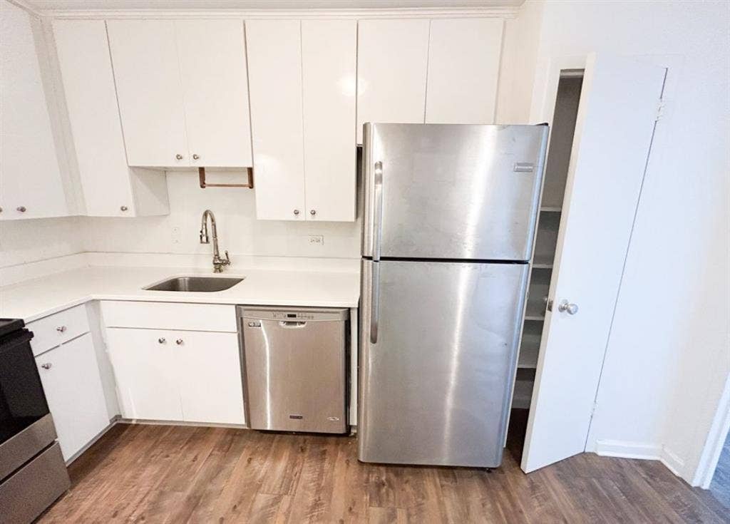 A room in 2B 2B apt in West End.