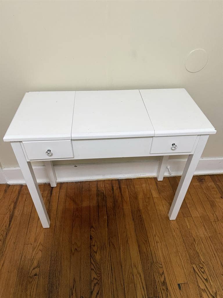 Large private room furnished or not