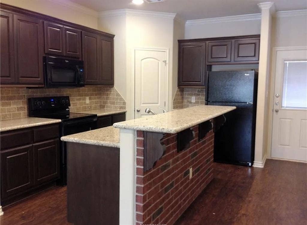Looking for two people to sublet!