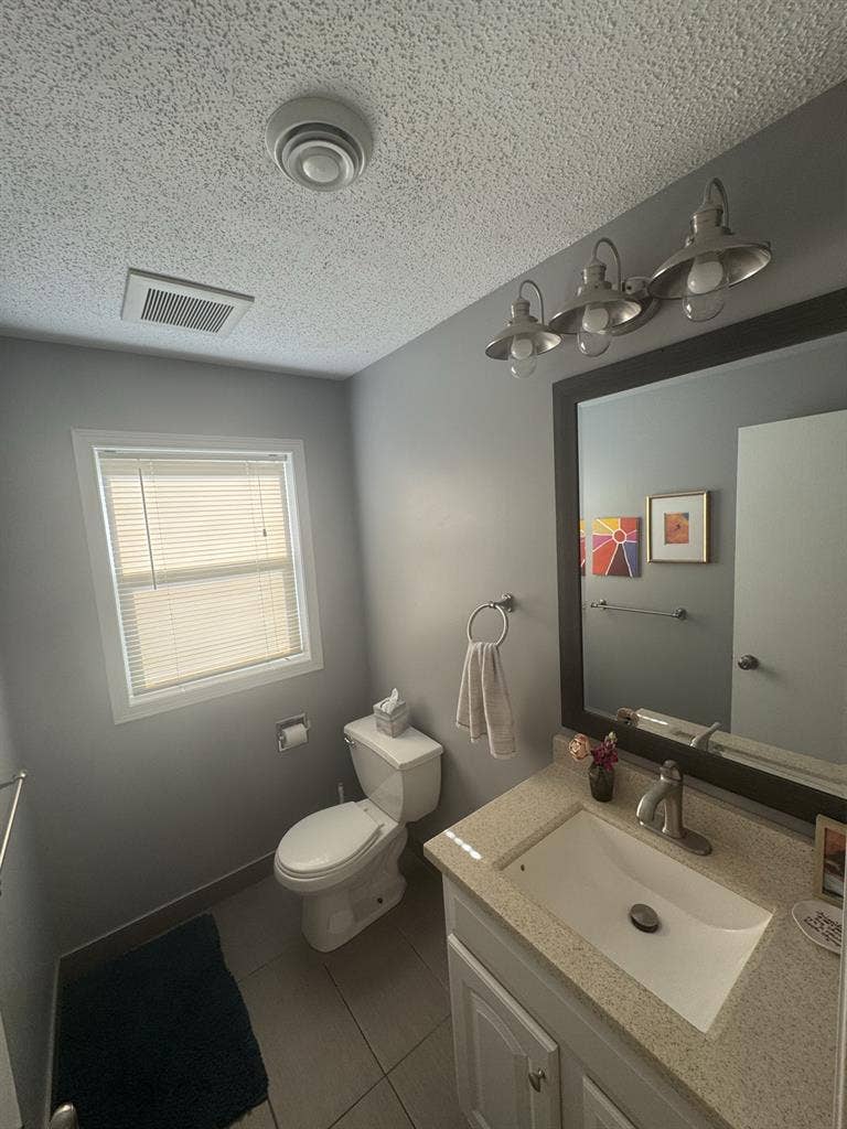 Looking for a roommate!
