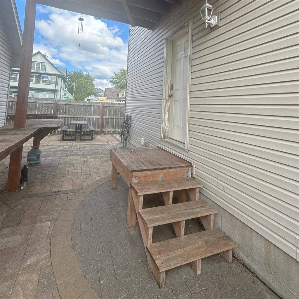 Looking for a roommate!