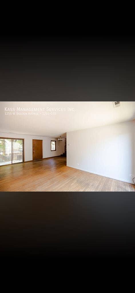 2 bed 2 ba in Lincoln Park!