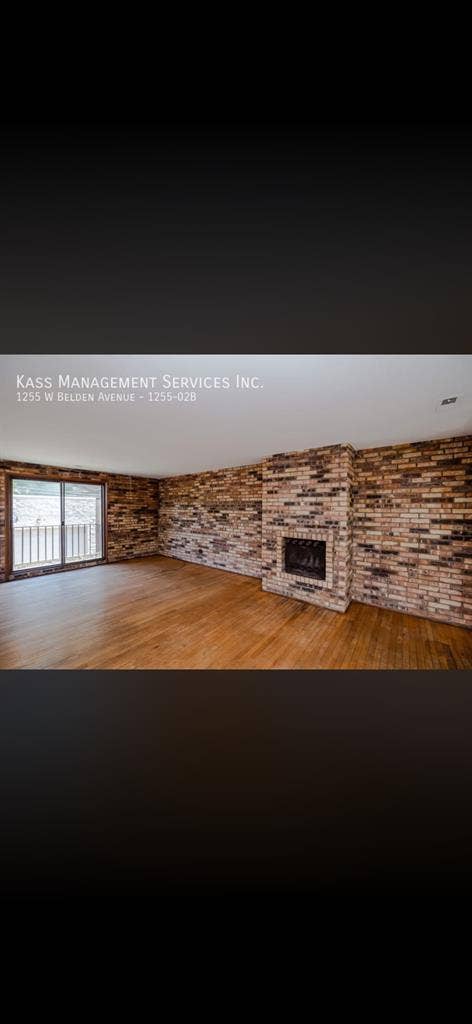 2 bed 2 ba in Lincoln Park!