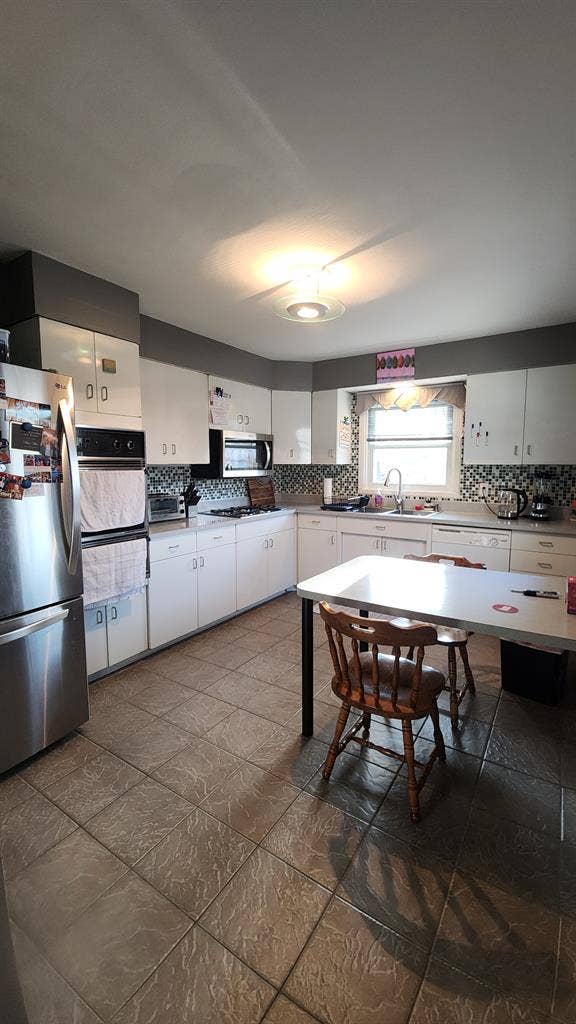 New Furnished Room Listing