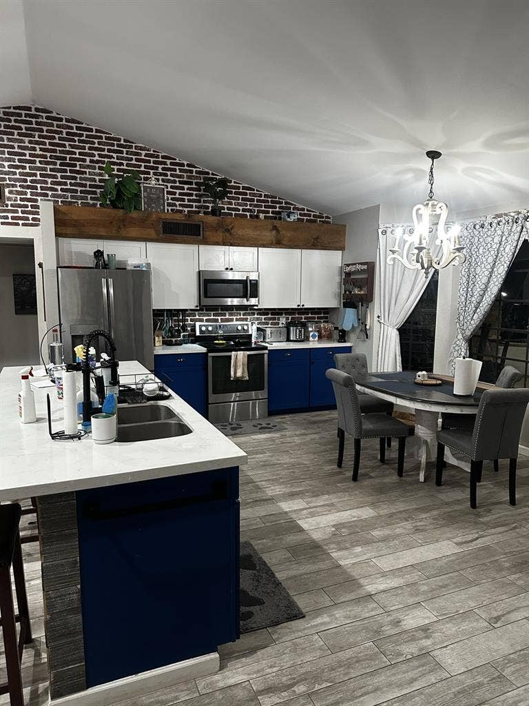 2 rooms in house for 1200