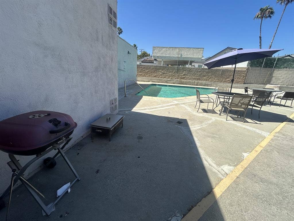 Cozy pet-friendly furnished APT