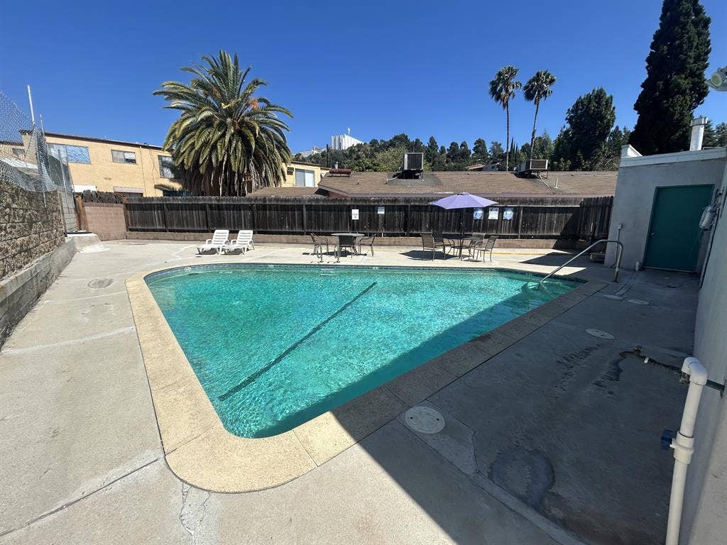 Cozy pet-friendly furnished APT