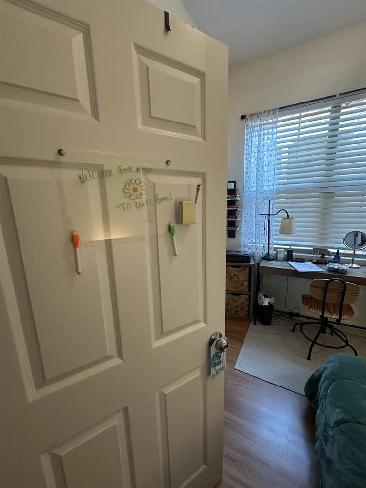 Single bedroom available