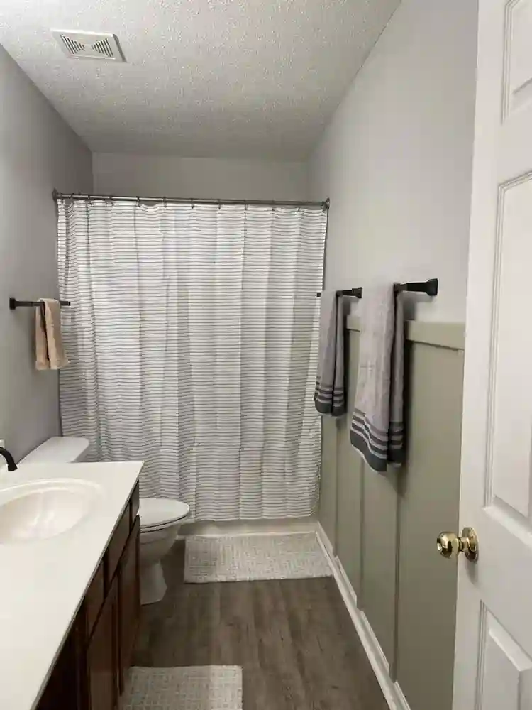Private Bed and Bathroomm
