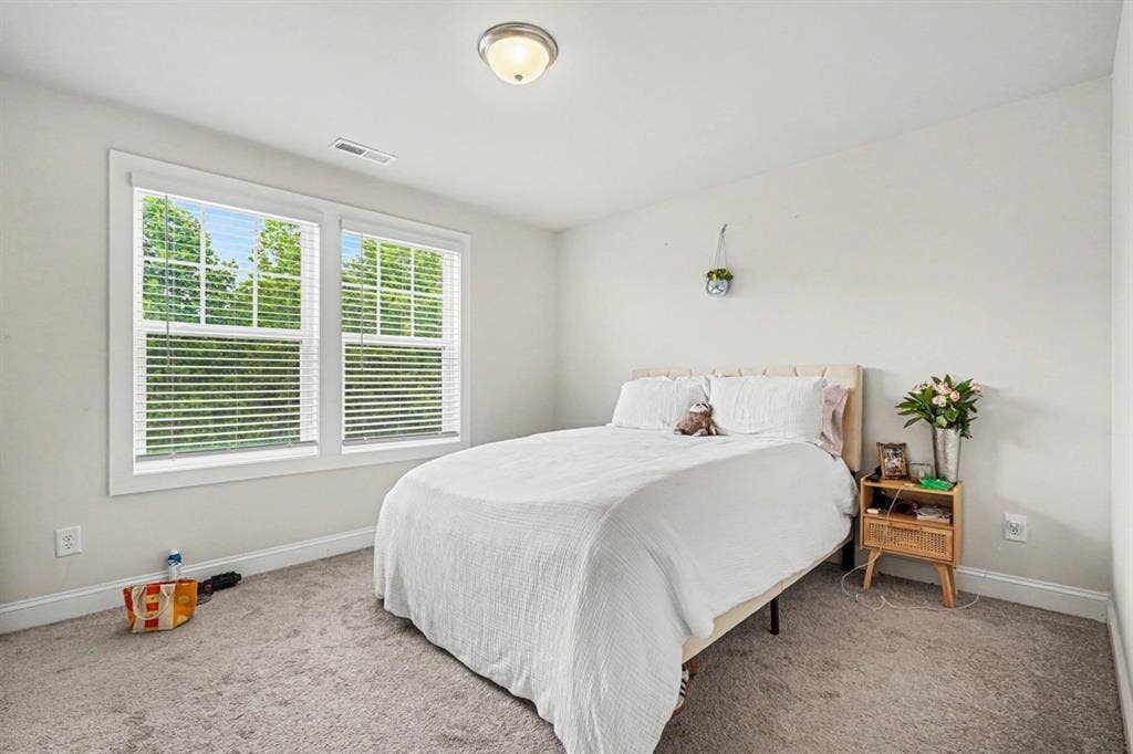 THREE FLOOR THREE BEDROOM HOUSE
