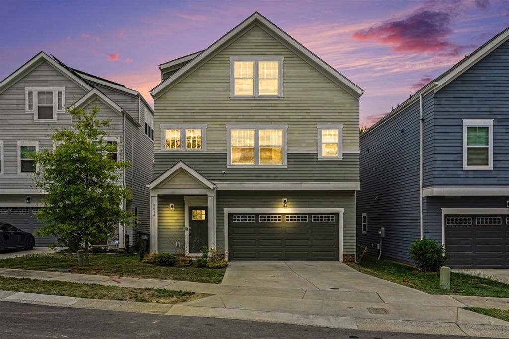THREE FLOOR THREE BEDROOM HOUSE