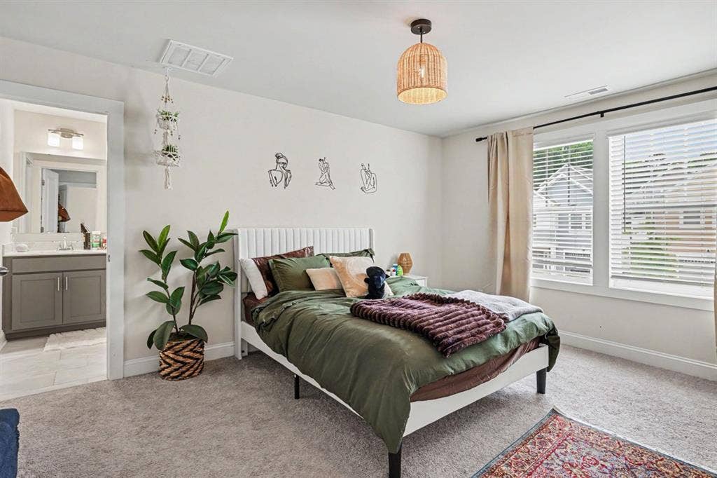 THREE FLOOR THREE BEDROOM HOUSE