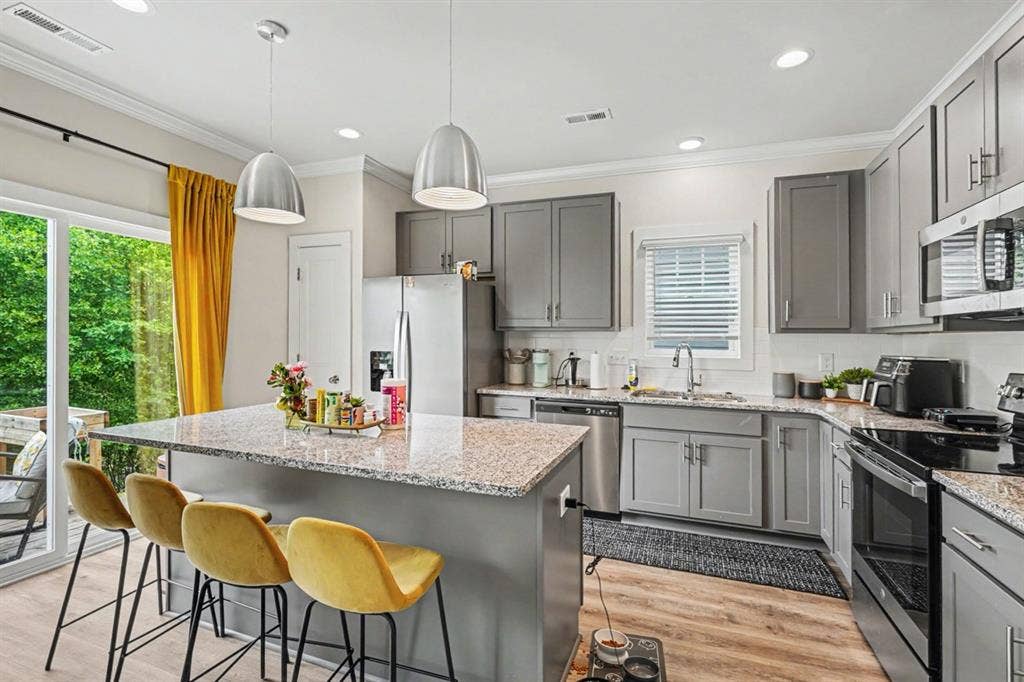 THREE FLOOR THREE BEDROOM HOUSE