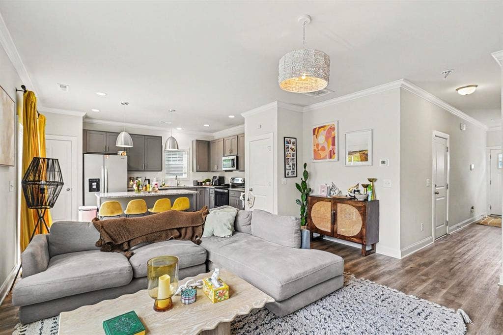 THREE FLOOR THREE BEDROOM HOUSE