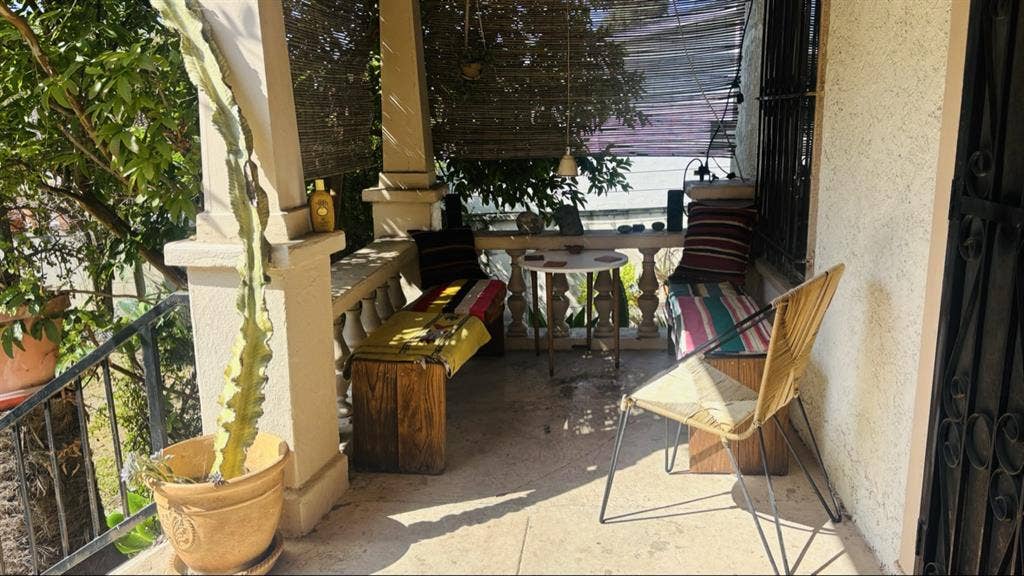 Room mate wanted Echo park bungalo