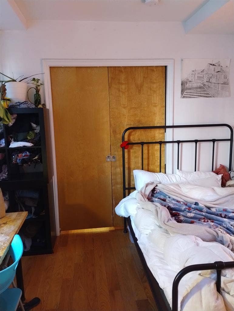 ROOM FOR RENT (sept.1 move-in)