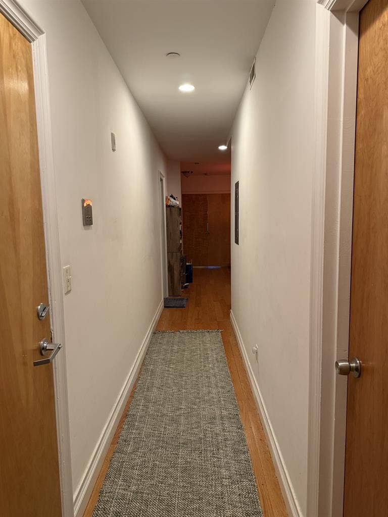 ROOM FOR RENT (sept.1 move-in)