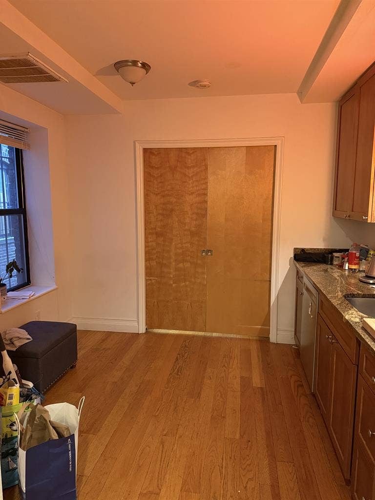 ROOM FOR RENT (sept.1 move-in)