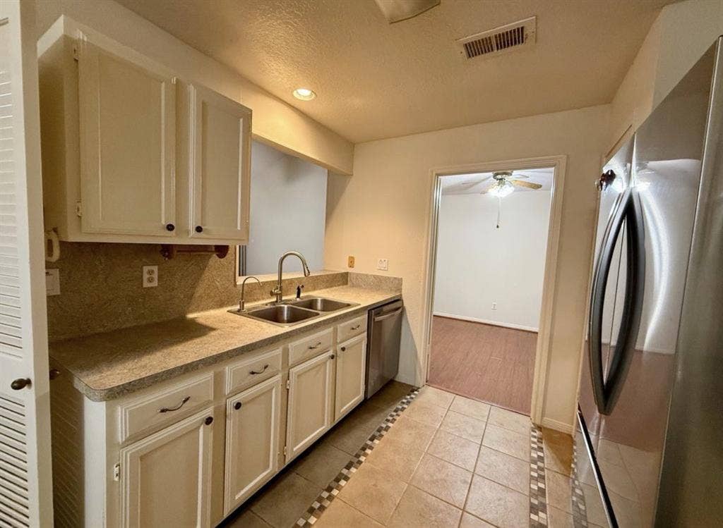 Roommate search by July