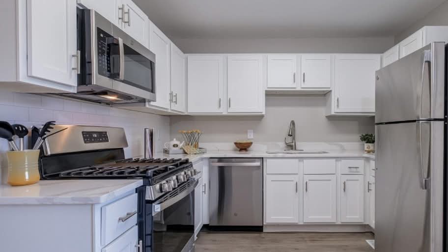 2 Br, 2.5 Ba + Garage, Basement