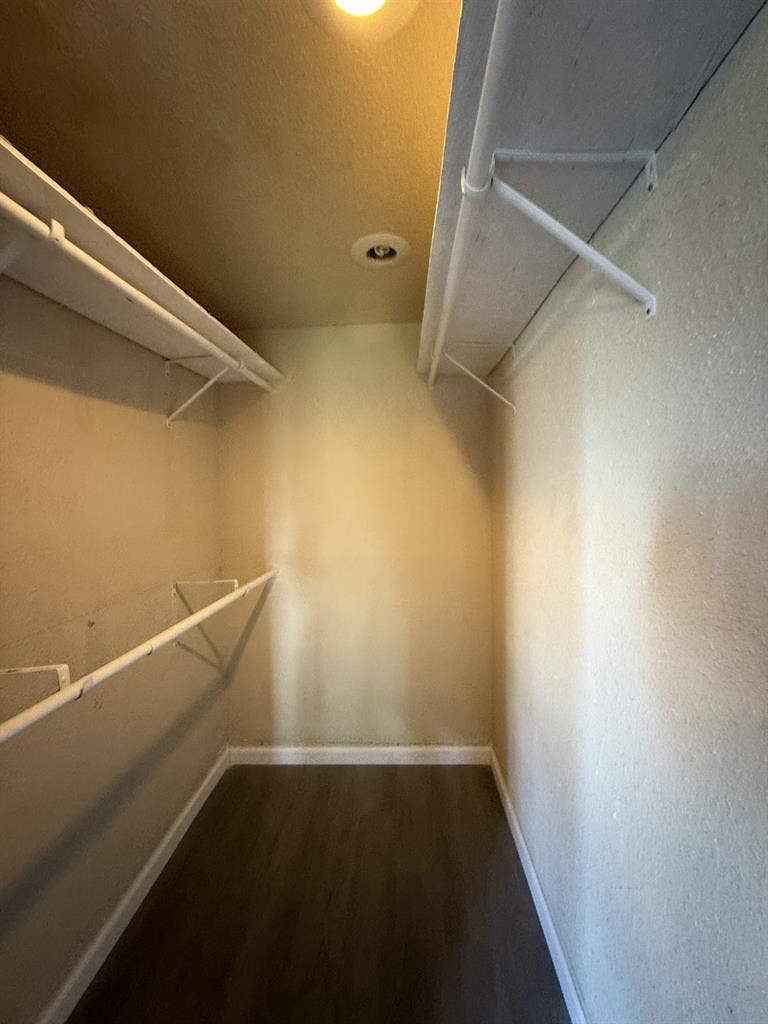 Looking for Female Roommate