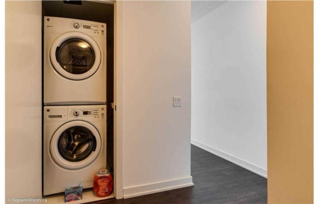 Private room / bath in condo unit