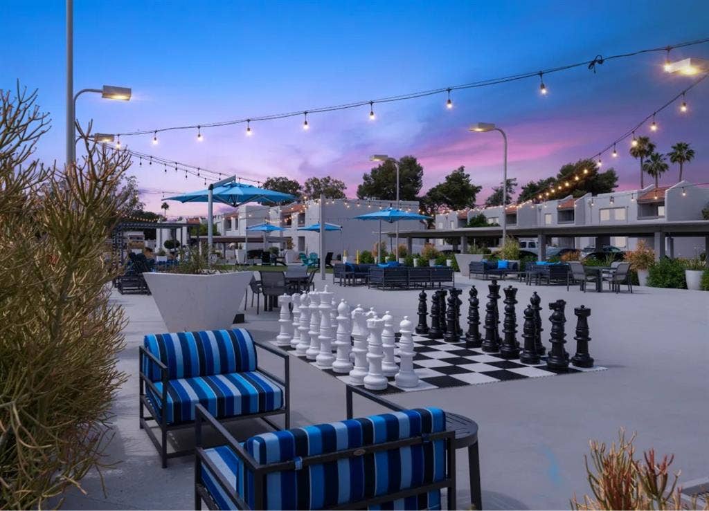 Looking for a roommate July/August