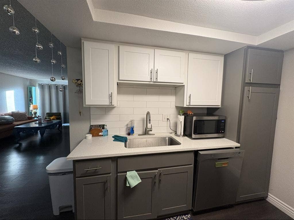 Looking for a roommate July/August