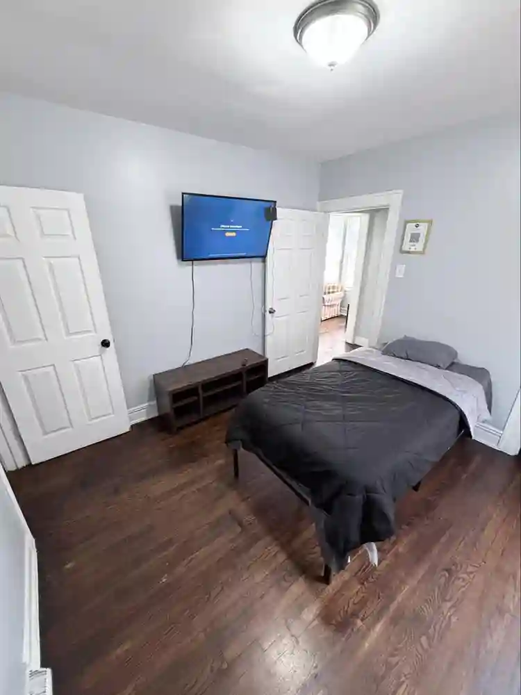 Comfortable room for rent men only