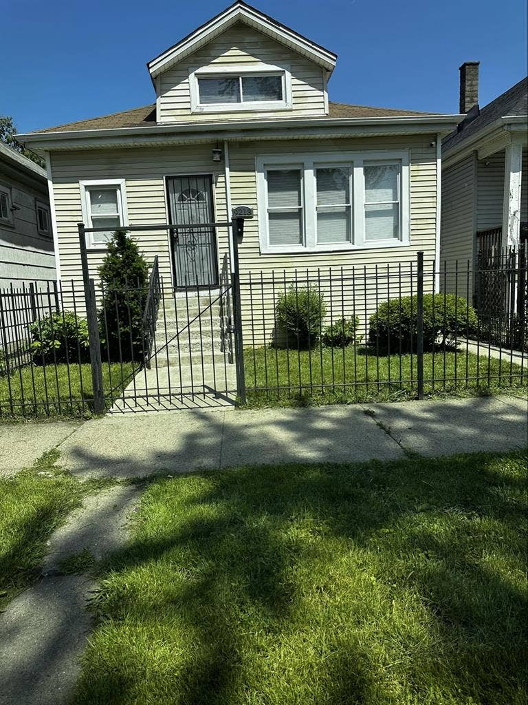 Comfortable room for rent men only