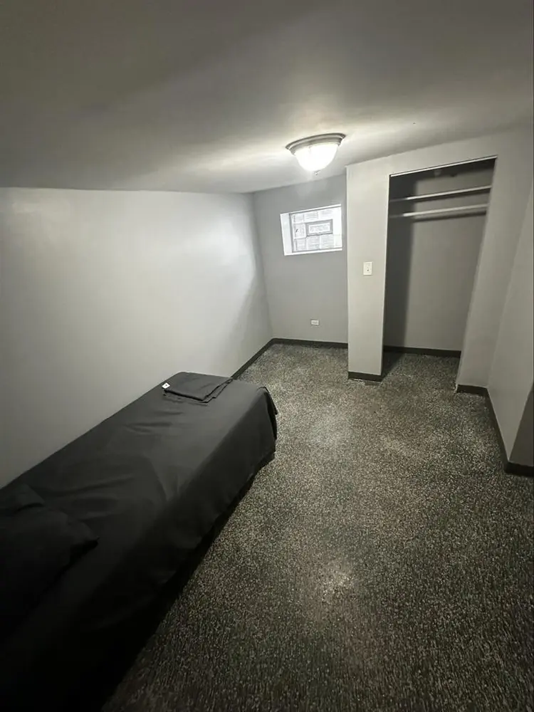 Comfortable room for rent men only