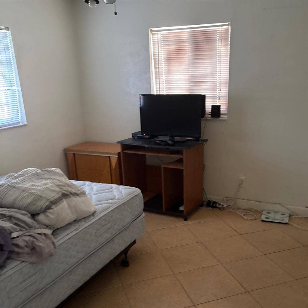 1-2 rooms for Rent