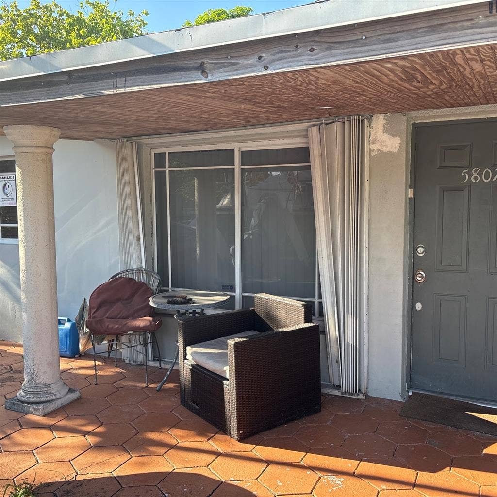 1-2 rooms for Rent
