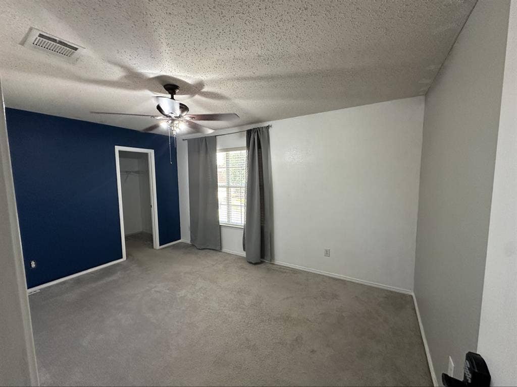 Room available FW/Keller
