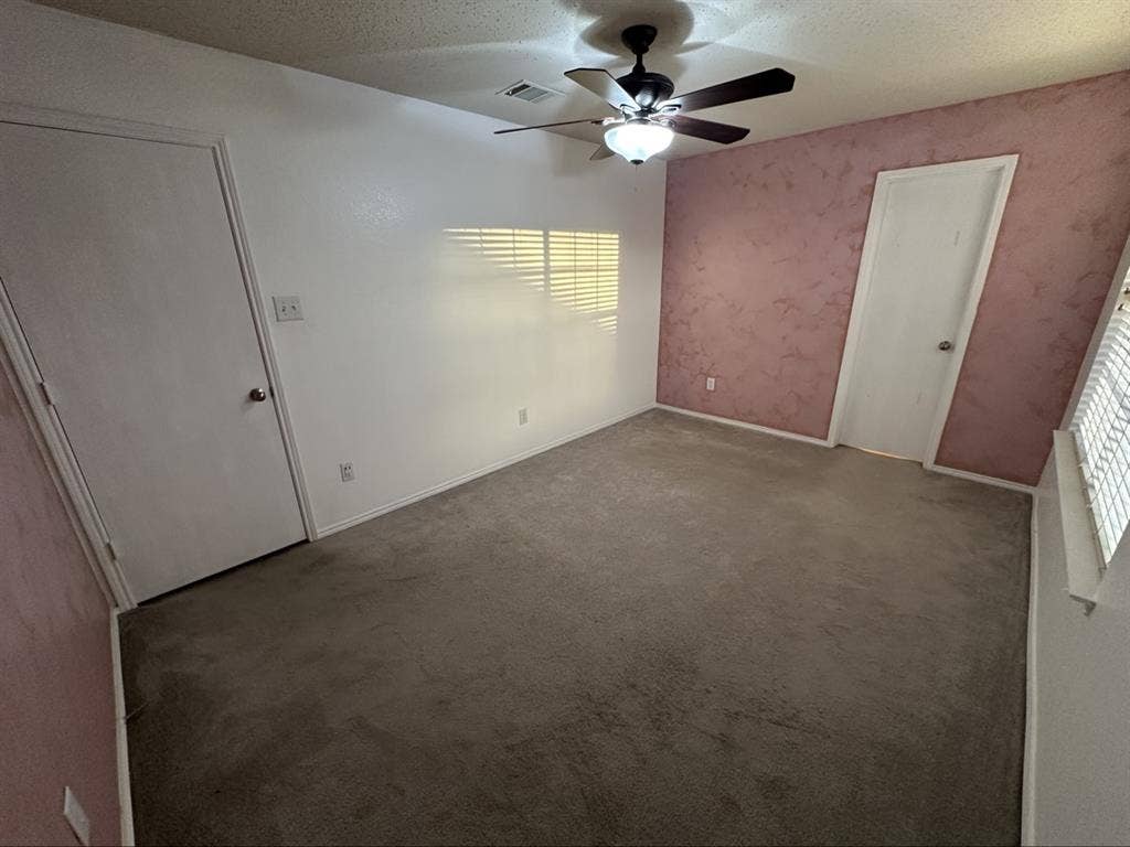 Room available FW/Keller