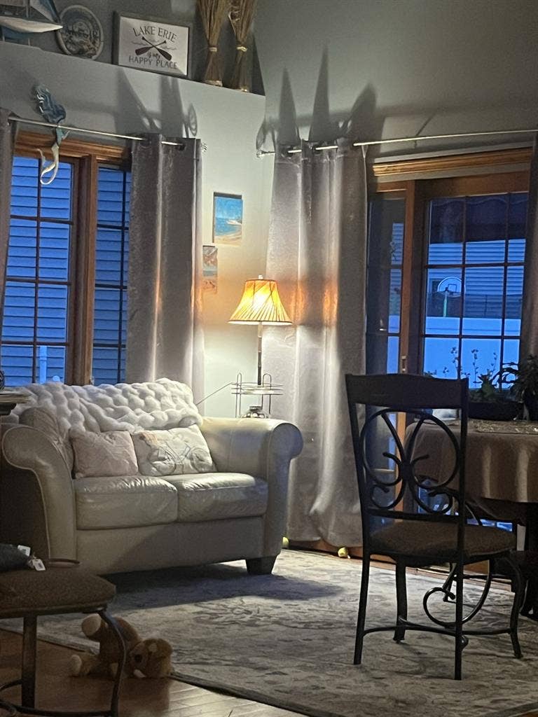 Room for rent. Avail Mid August/