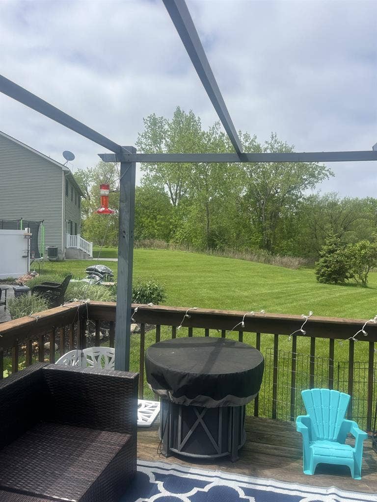 Room for rent. Avail Mid August/